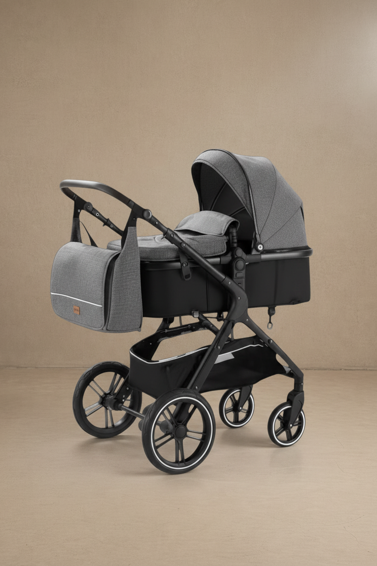 Poussette grise sur fond béton ciré